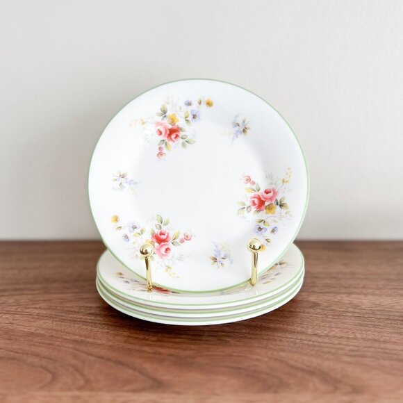 Royal Vale Tea Set – Vintage English Bone China – Pink Floral – 12 Piece Set - Picture 3 of 9